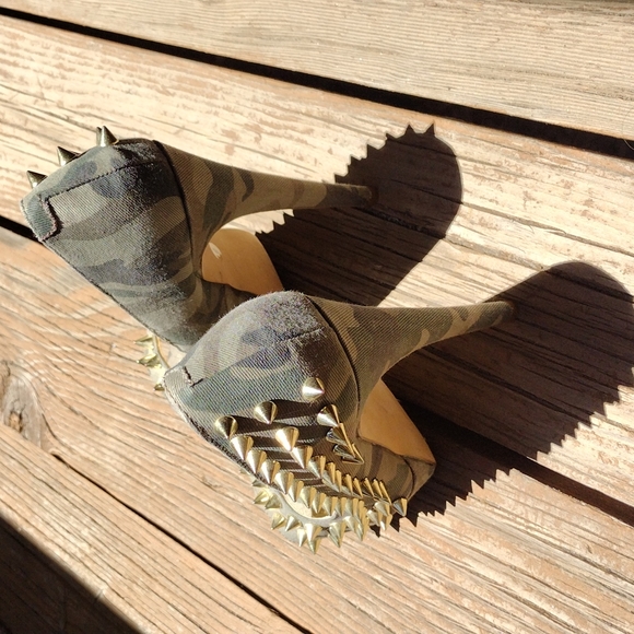 Fina Camo Studded Heels - Picture 4 of 5